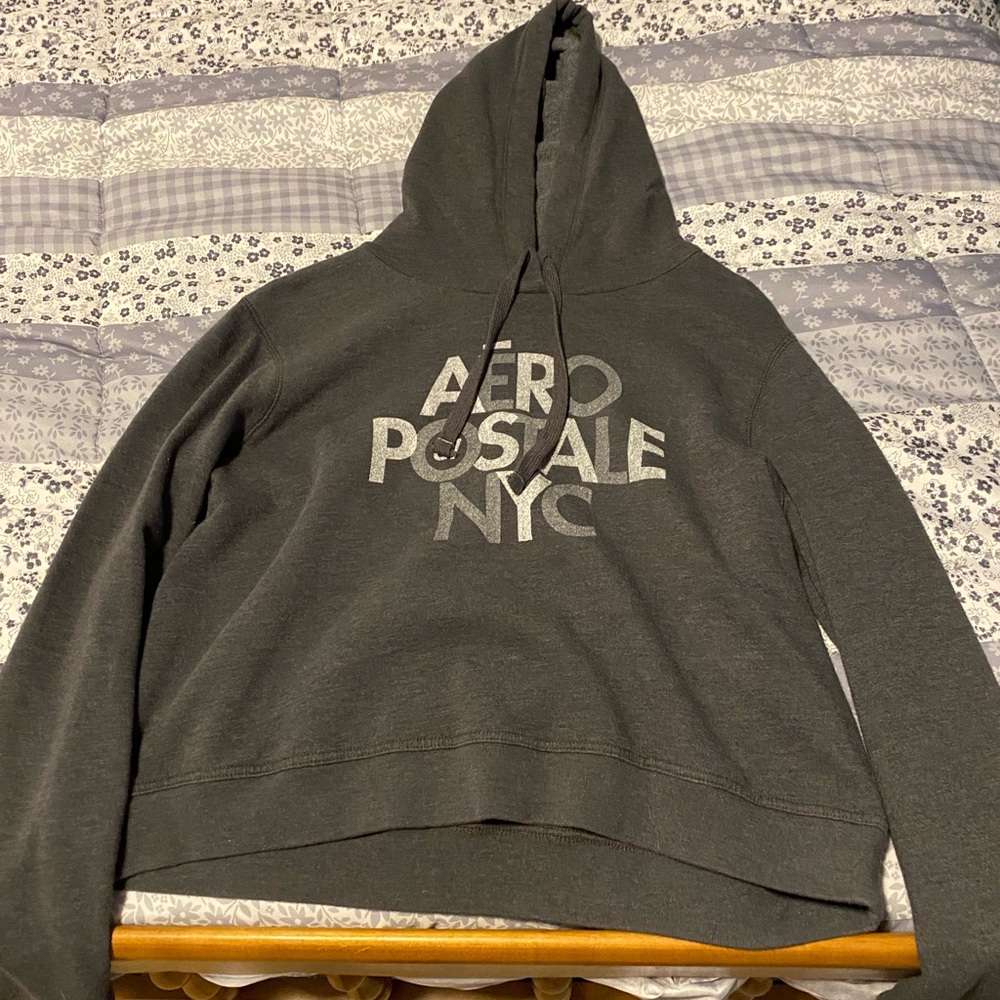 Aeropostale cropped sweatshirt!